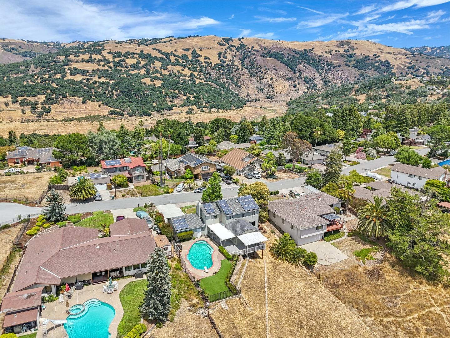 Detail Gallery Image 29 of 36 For 17365 Oak Leaf Dr, Morgan Hill,  CA 95037 - 4 Beds | 2/1 Baths