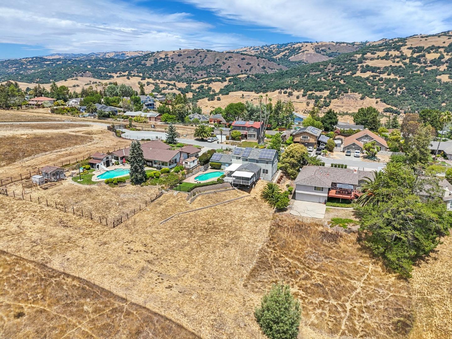 Detail Gallery Image 30 of 36 For 17365 Oak Leaf Dr, Morgan Hill,  CA 95037 - 4 Beds | 2/1 Baths