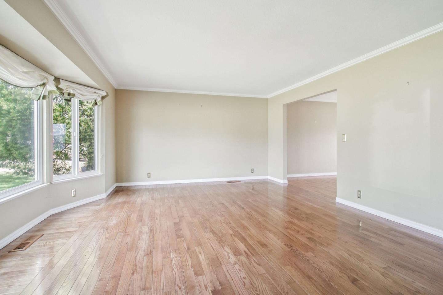 Detail Gallery Image 6 of 36 For 17365 Oak Leaf Dr, Morgan Hill,  CA 95037 - 4 Beds | 2/1 Baths