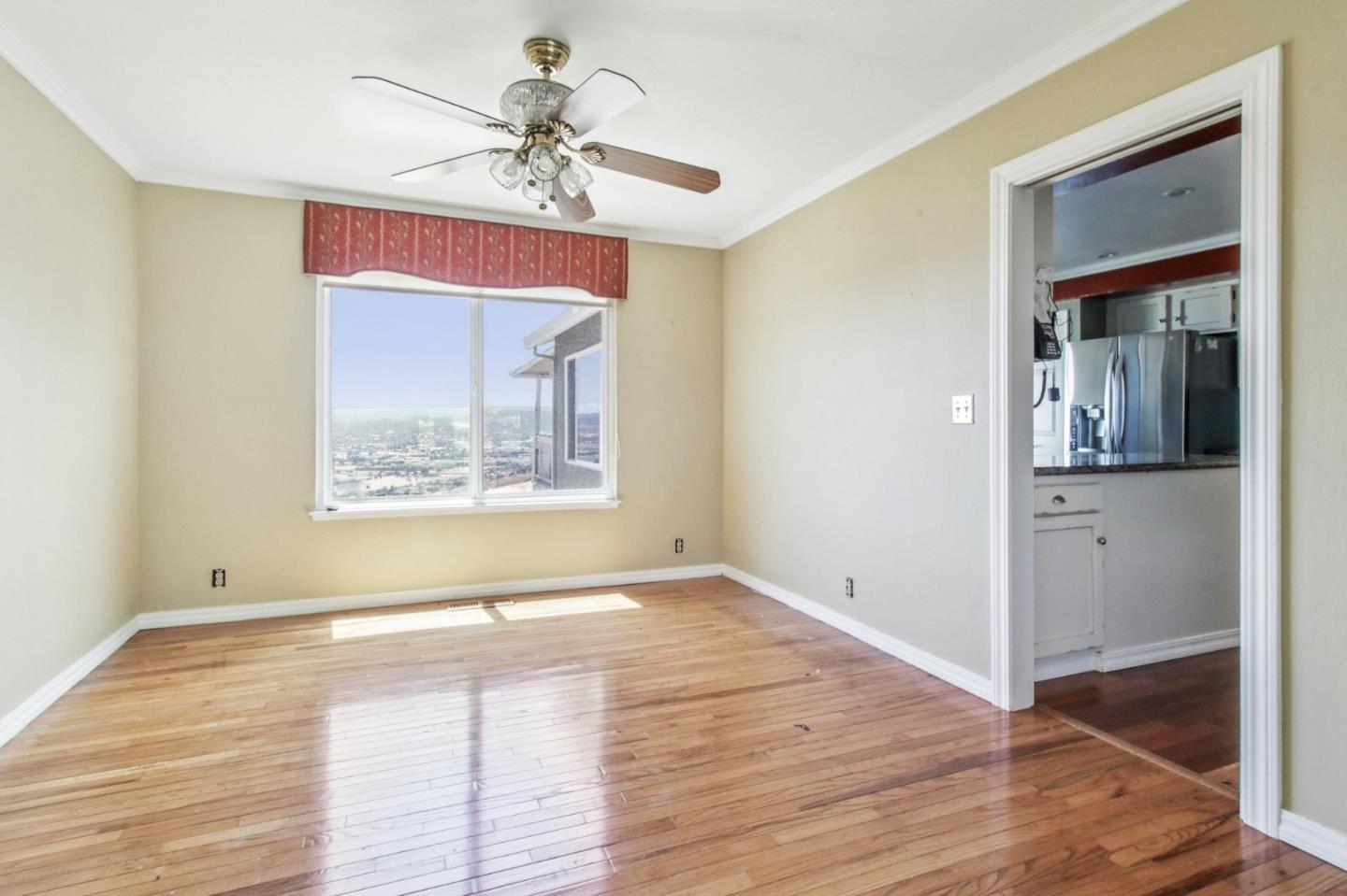 Detail Gallery Image 8 of 36 For 17365 Oak Leaf Dr, Morgan Hill,  CA 95037 - 4 Beds | 2/1 Baths