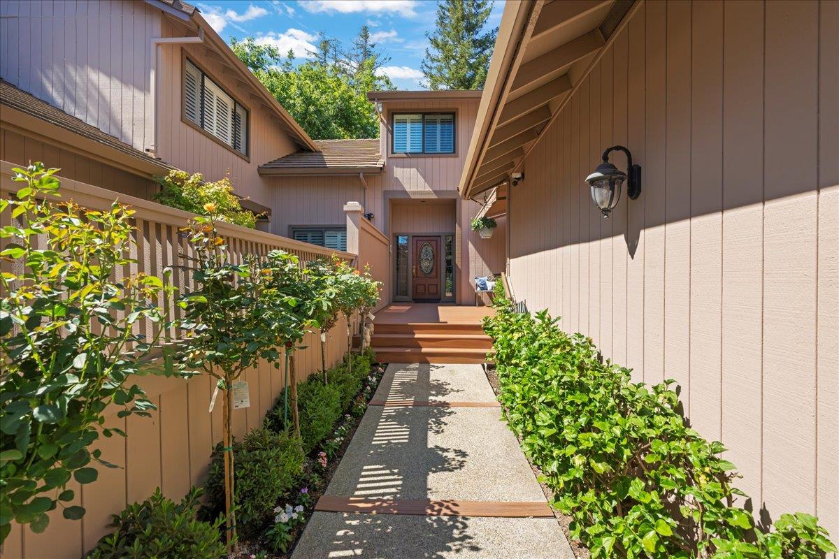 Detail Gallery Image 2 of 27 For 5945 Fiddletown Pl, San Jose,  CA 95120 - 3 Beds | 2/1 Baths