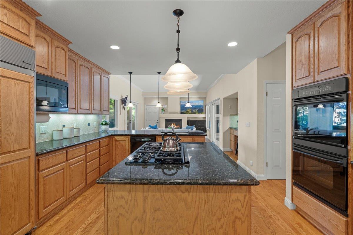 Detail Gallery Image 8 of 27 For 5945 Fiddletown Pl, San Jose,  CA 95120 - 3 Beds | 2/1 Baths