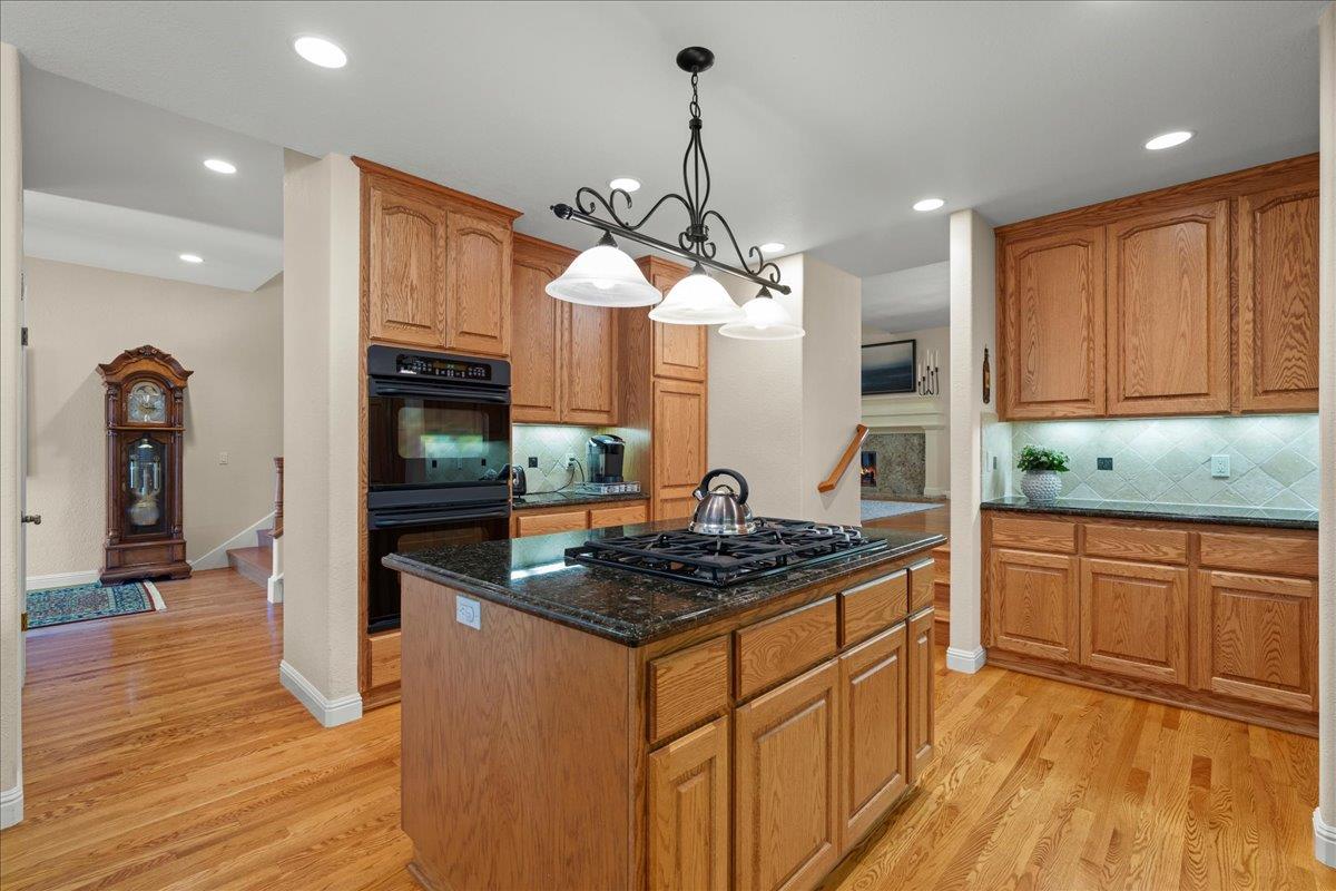 Detail Gallery Image 9 of 27 For 5945 Fiddletown Pl, San Jose,  CA 95120 - 3 Beds | 2/1 Baths