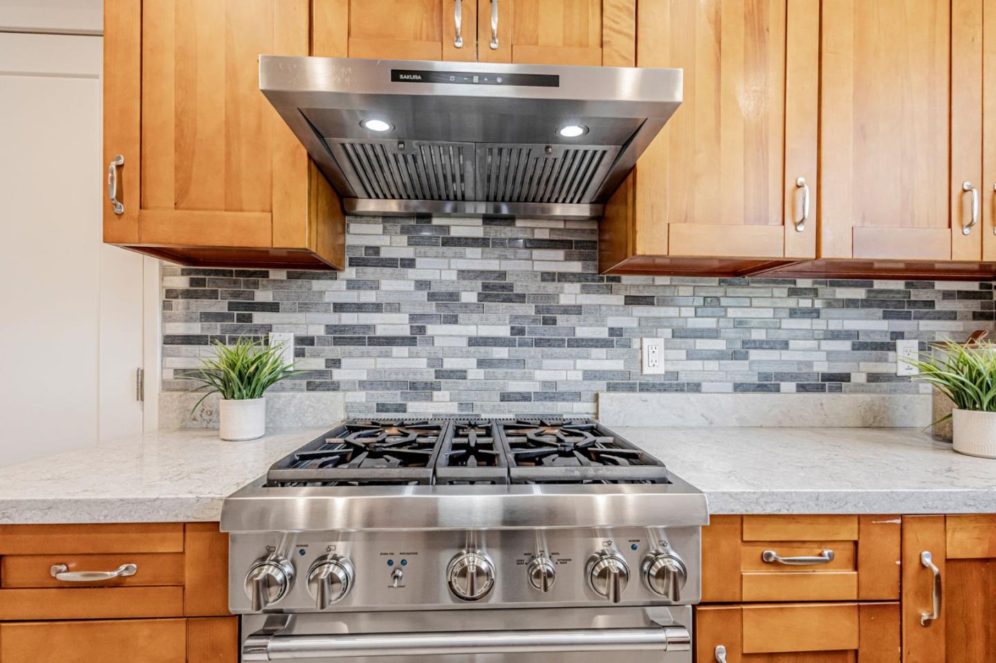 Detail Gallery Image 14 of 74 For 264 Arroyo Dr, Pacifica,  CA 94044 - 3 Beds | 1 Baths