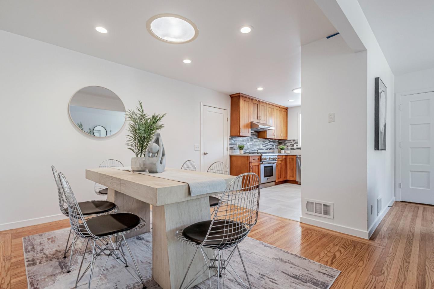 Detail Gallery Image 15 of 74 For 264 Arroyo Dr, Pacifica,  CA 94044 - 3 Beds | 1 Baths