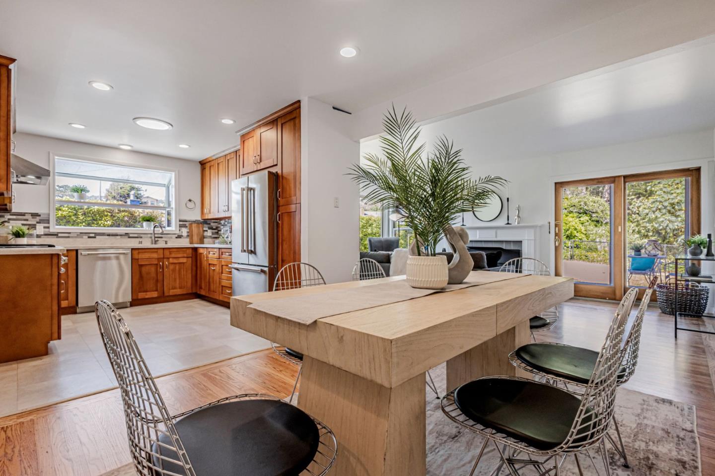 Detail Gallery Image 18 of 74 For 264 Arroyo Dr, Pacifica,  CA 94044 - 3 Beds | 1 Baths