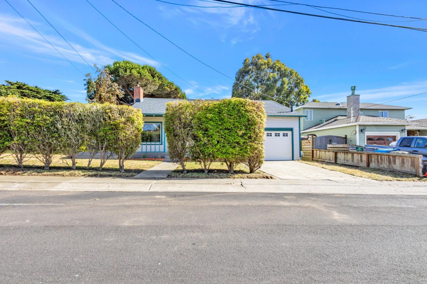 Detail Gallery Image 4 of 74 For 264 Arroyo Dr, Pacifica,  CA 94044 - 3 Beds | 1 Baths