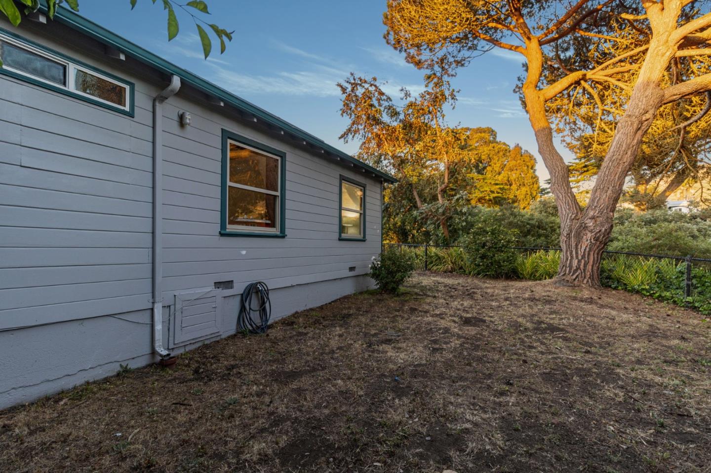 Detail Gallery Image 53 of 74 For 264 Arroyo Dr, Pacifica,  CA 94044 - 3 Beds | 1 Baths