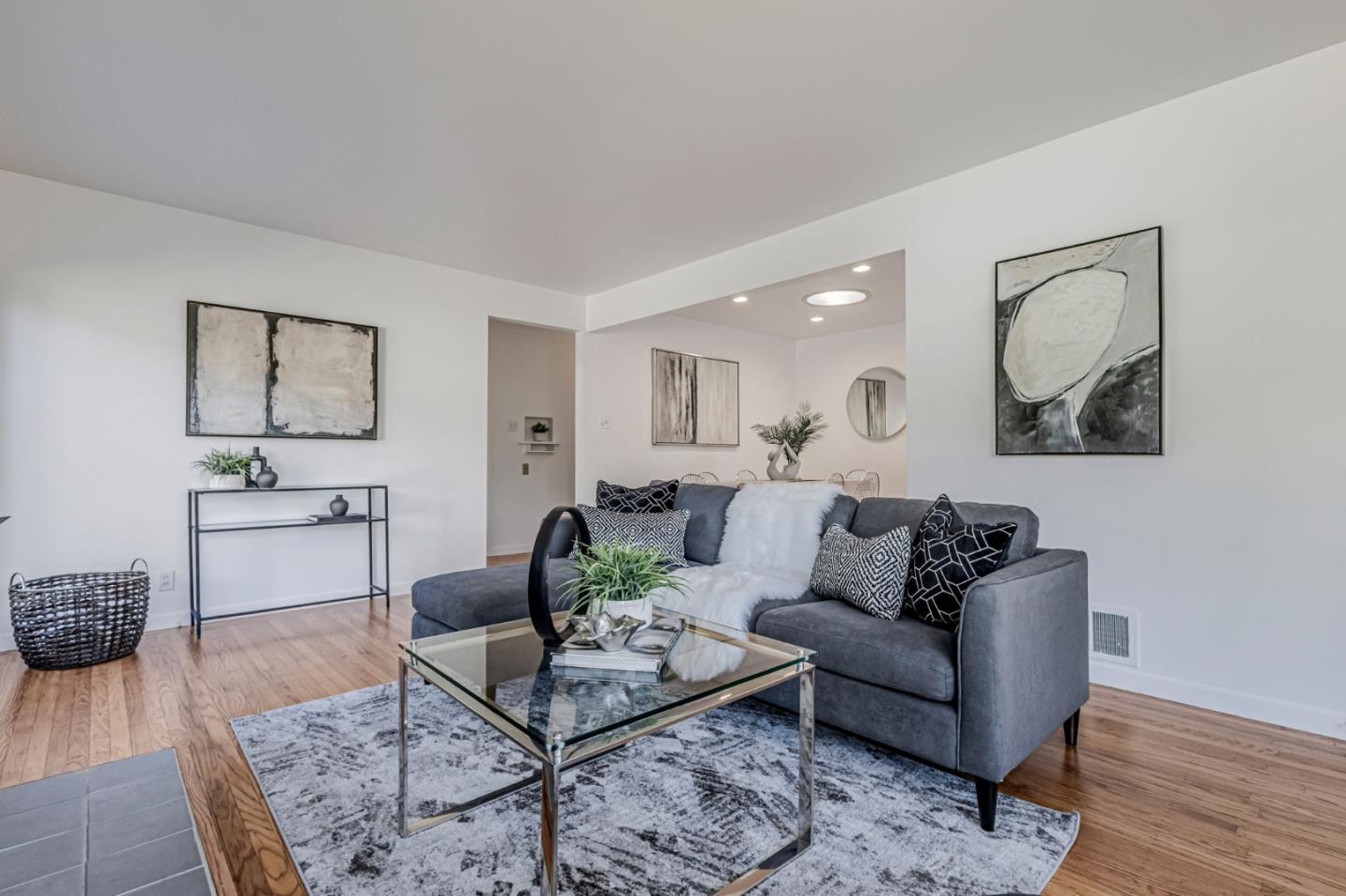 Detail Gallery Image 8 of 74 For 264 Arroyo Dr, Pacifica,  CA 94044 - 3 Beds | 1 Baths