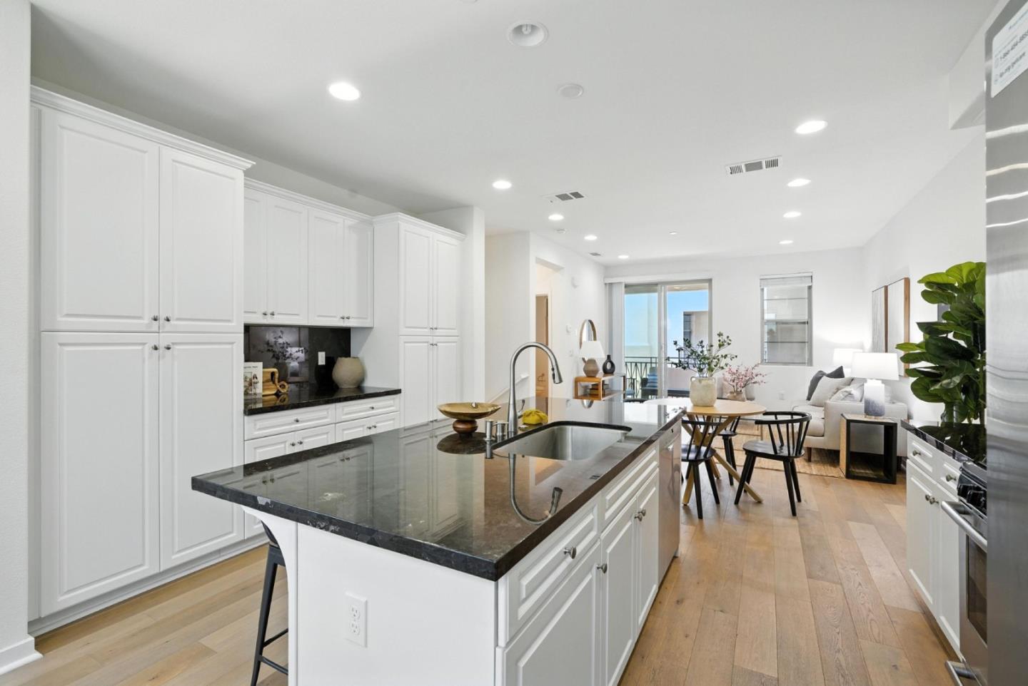 Detail Gallery Image 11 of 61 For 978 Cassia Pl, San Jose,  CA 95131 - 3 Beds | 3/1 Baths