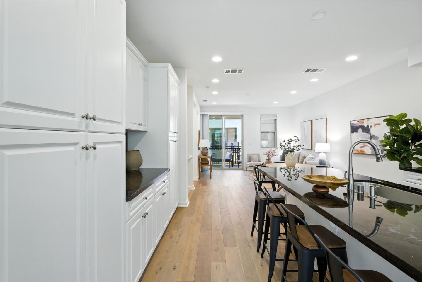 Detail Gallery Image 13 of 61 For 978 Cassia Pl, San Jose,  CA 95131 - 3 Beds | 3/1 Baths