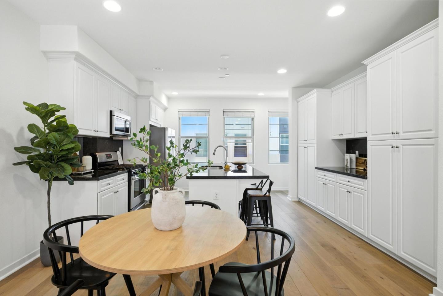 Detail Gallery Image 6 of 61 For 978 Cassia Pl, San Jose,  CA 95131 - 3 Beds | 3/1 Baths