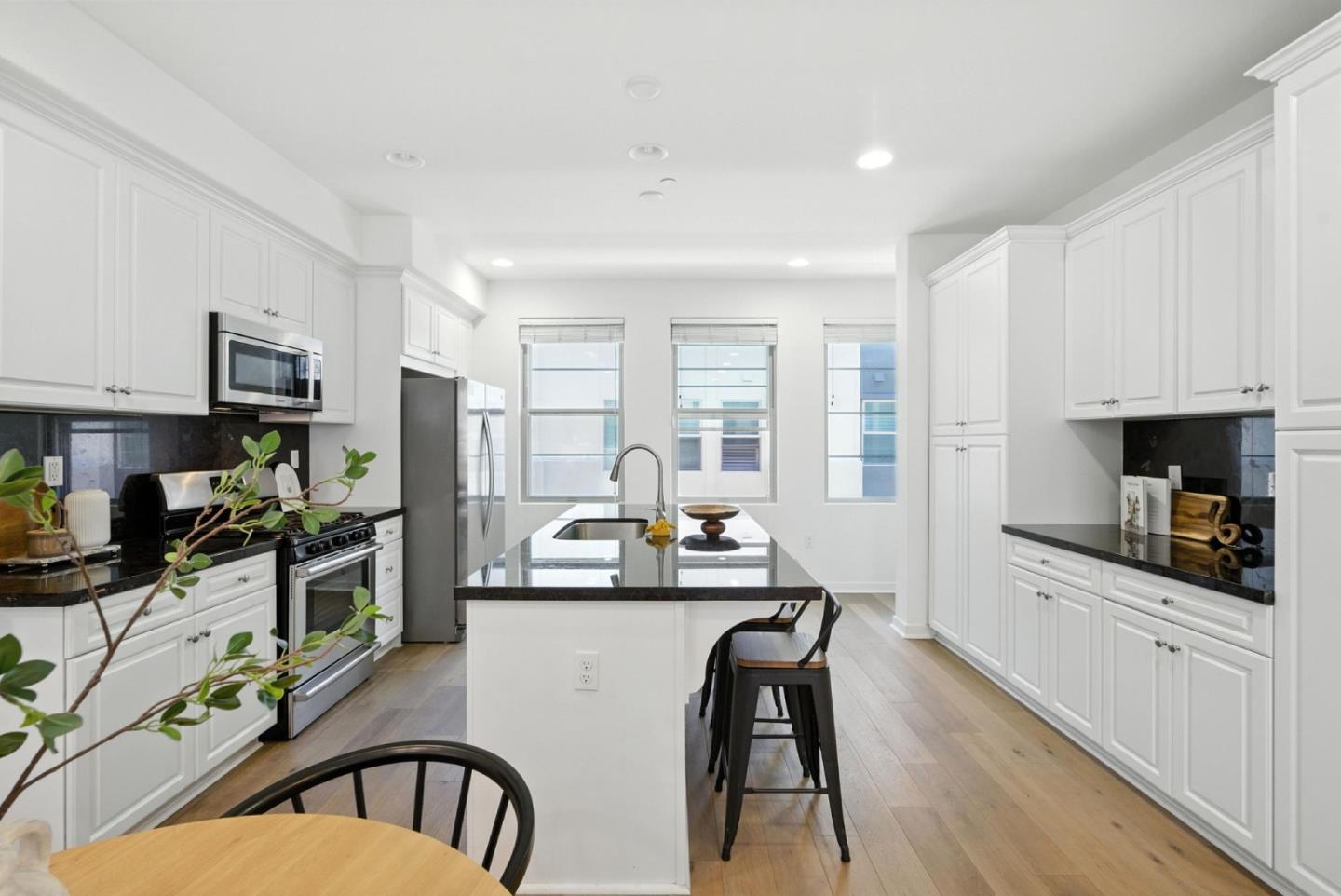 Detail Gallery Image 7 of 61 For 978 Cassia Pl, San Jose,  CA 95131 - 3 Beds | 3/1 Baths