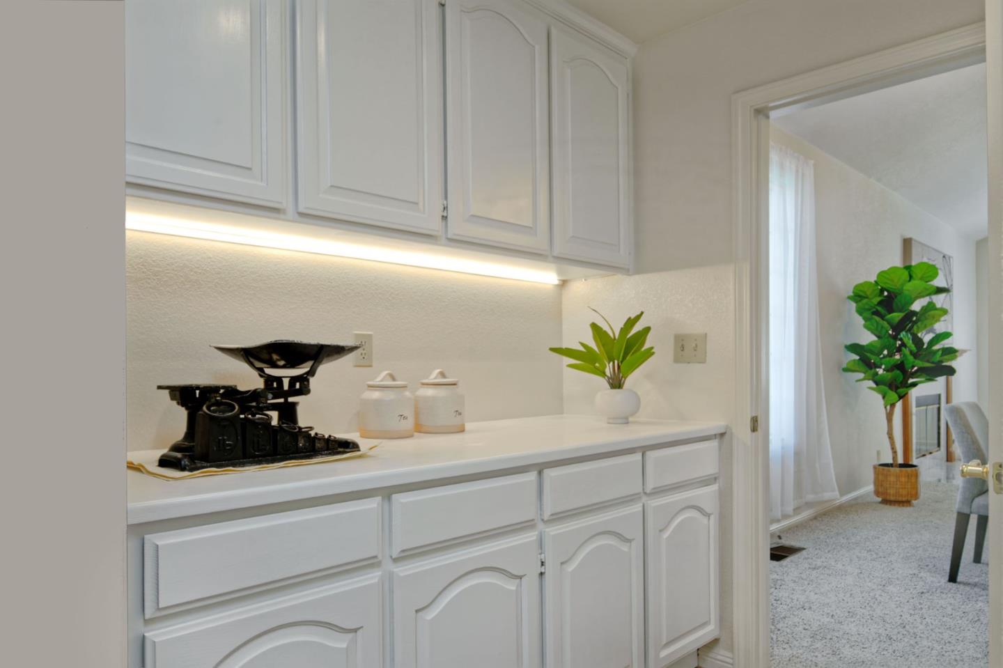Detail Gallery Image 18 of 57 For 6536 Leyland Park Dr, San Jose,  CA 95120 - 4 Beds | 2/1 Baths