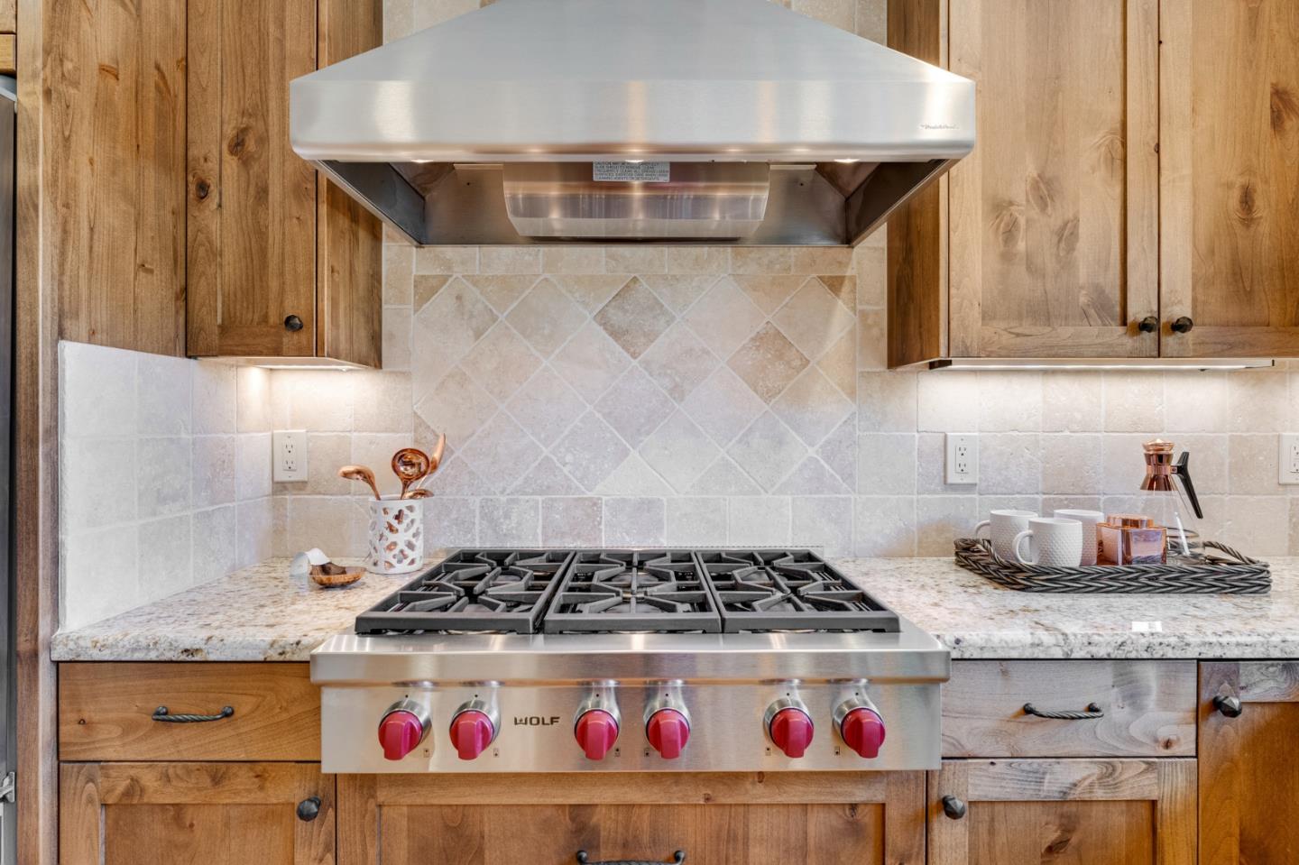 Detail Gallery Image 12 of 53 For 2071 Huntington Dr, Aptos,  CA 95003 - 3 Beds | 2 Baths