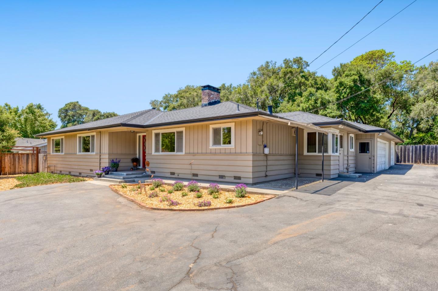 Detail Gallery Image 4 of 53 For 2071 Huntington Dr, Aptos,  CA 95003 - 3 Beds | 2 Baths