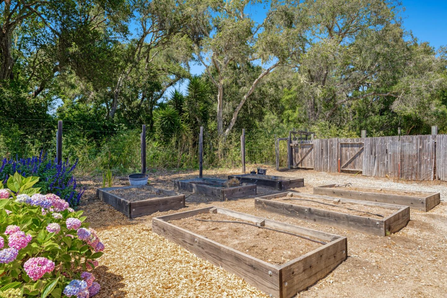 Detail Gallery Image 40 of 53 For 2071 Huntington Dr, Aptos,  CA 95003 - 3 Beds | 2 Baths