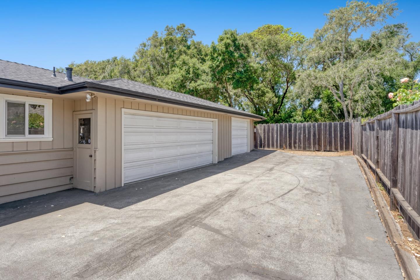 Detail Gallery Image 5 of 53 For 2071 Huntington Dr, Aptos,  CA 95003 - 3 Beds | 2 Baths