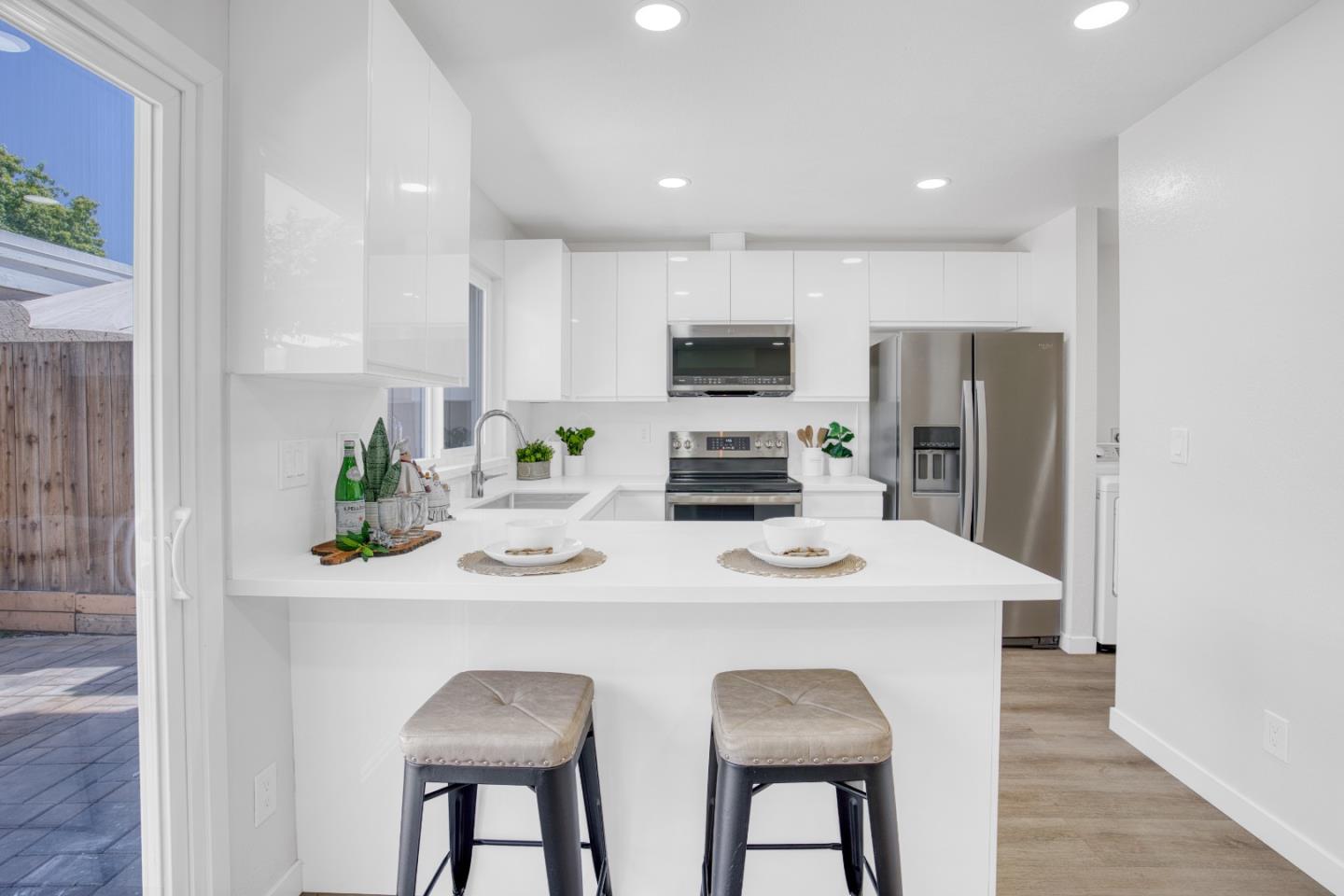 Detail Gallery Image 10 of 65 For 3016 Ironside Ct, San Jose,  CA 95132 - 4 Beds | 2/1 Baths