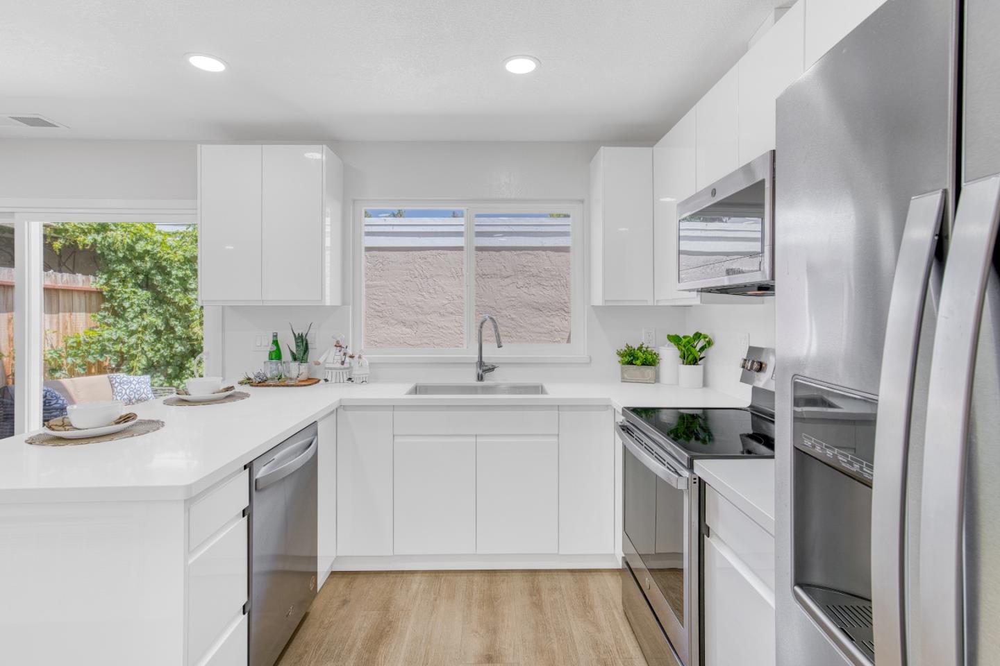 Detail Gallery Image 11 of 65 For 3016 Ironside Ct, San Jose,  CA 95132 - 4 Beds | 2/1 Baths