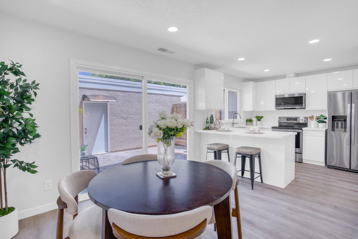 Detail Gallery Image 12 of 65 For 3016 Ironside Ct, San Jose,  CA 95132 - 4 Beds | 2/1 Baths