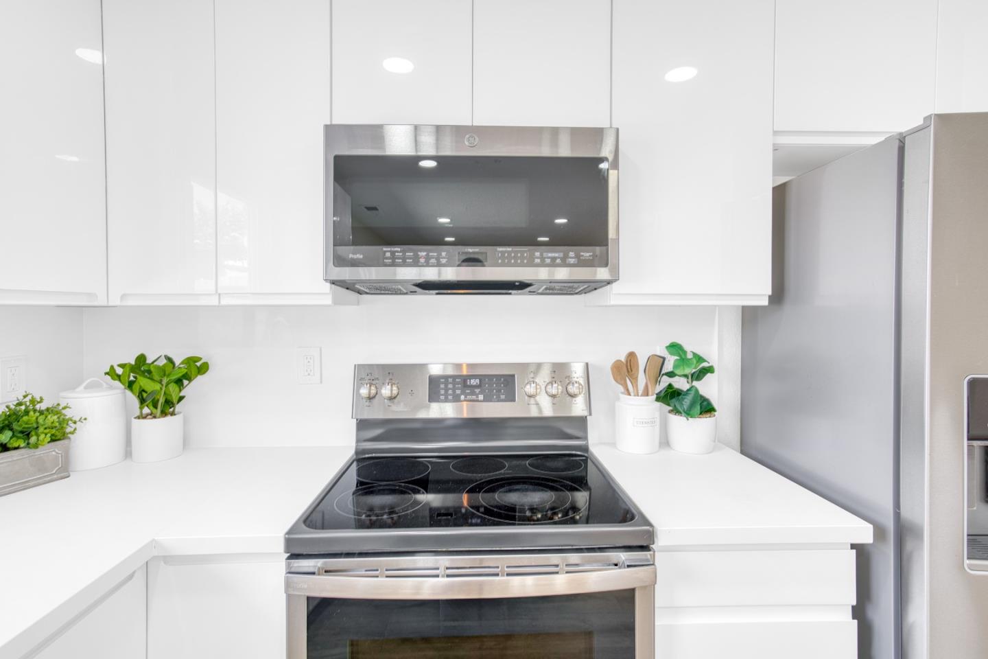 Detail Gallery Image 16 of 65 For 3016 Ironside Ct, San Jose,  CA 95132 - 4 Beds | 2/1 Baths