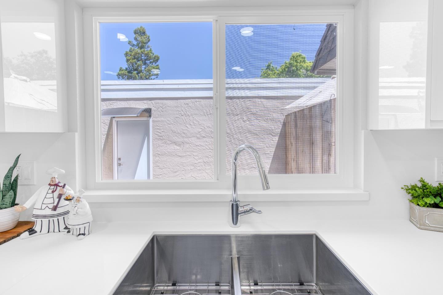 Detail Gallery Image 17 of 65 For 3016 Ironside Ct, San Jose,  CA 95132 - 4 Beds | 2/1 Baths