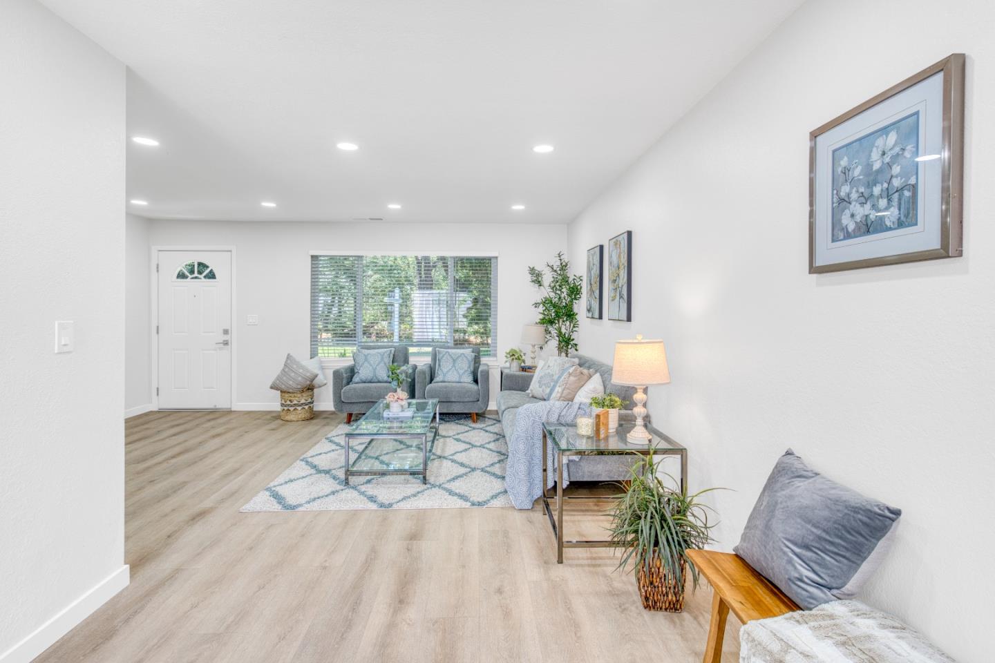 Detail Gallery Image 3 of 65 For 3016 Ironside Ct, San Jose,  CA 95132 - 4 Beds | 2/1 Baths