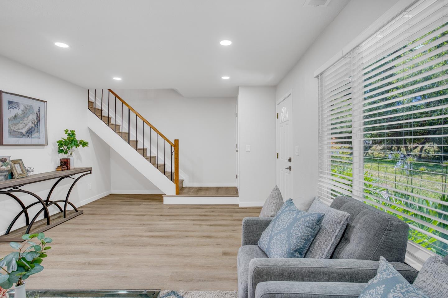 Detail Gallery Image 8 of 65 For 3016 Ironside Ct, San Jose,  CA 95132 - 4 Beds | 2/1 Baths