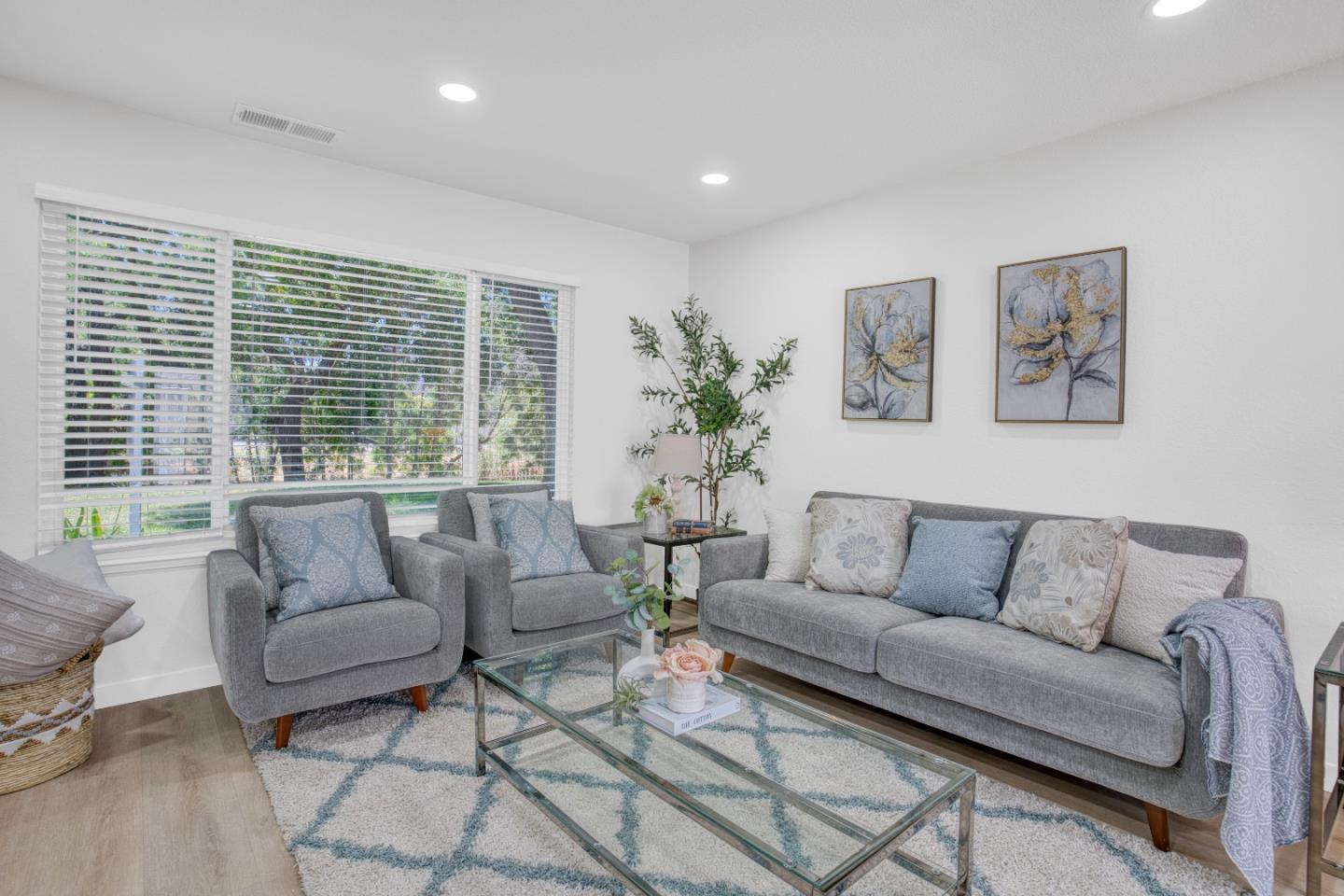 Detail Gallery Image 9 of 65 For 3016 Ironside Ct, San Jose,  CA 95132 - 4 Beds | 2/1 Baths