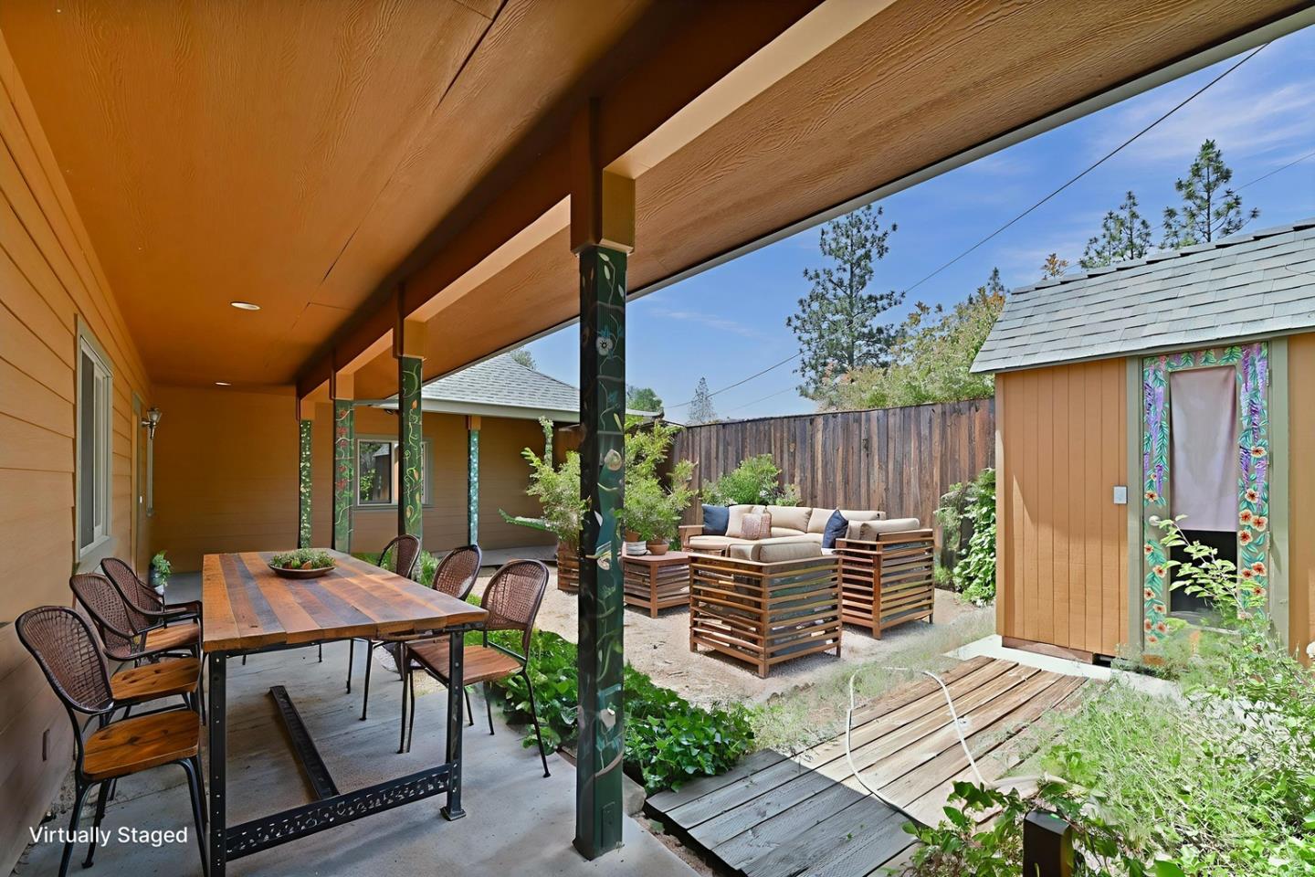Detail Gallery Image 4 of 78 For 18757 Sunrise Way, Tuolumne,  CA 95379 - 5 Beds | 4 Baths