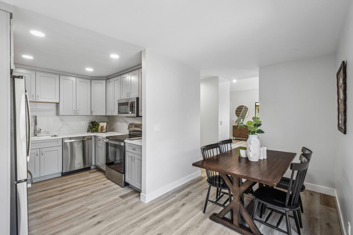 Detail Gallery Image 13 of 42 For 8448 Delta Dr, Gilroy,  CA 95020 - 2 Beds | 1/1 Baths