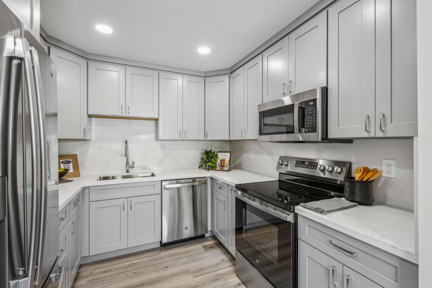 Detail Gallery Image 14 of 42 For 8448 Delta Dr, Gilroy,  CA 95020 - 2 Beds | 1/1 Baths