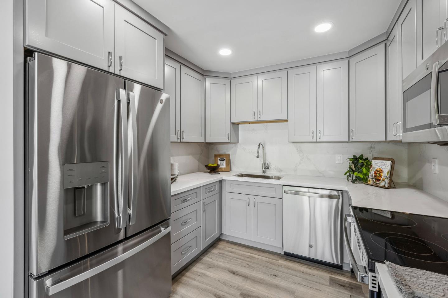 Detail Gallery Image 15 of 42 For 8448 Delta Dr, Gilroy,  CA 95020 - 2 Beds | 1/1 Baths