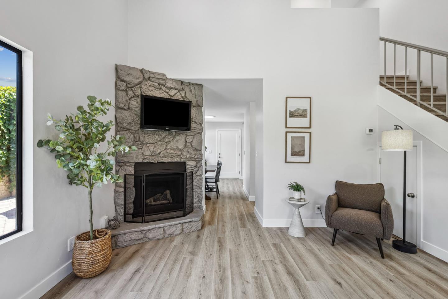 Detail Gallery Image 8 of 42 For 8448 Delta Dr, Gilroy,  CA 95020 - 2 Beds | 1/1 Baths