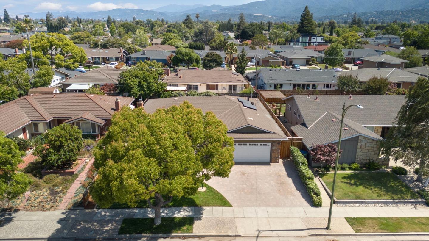 Detail Gallery Image 7 of 46 For 1682 Noreen Dr, San Jose,  CA 95124 - 3 Beds | 2 Baths