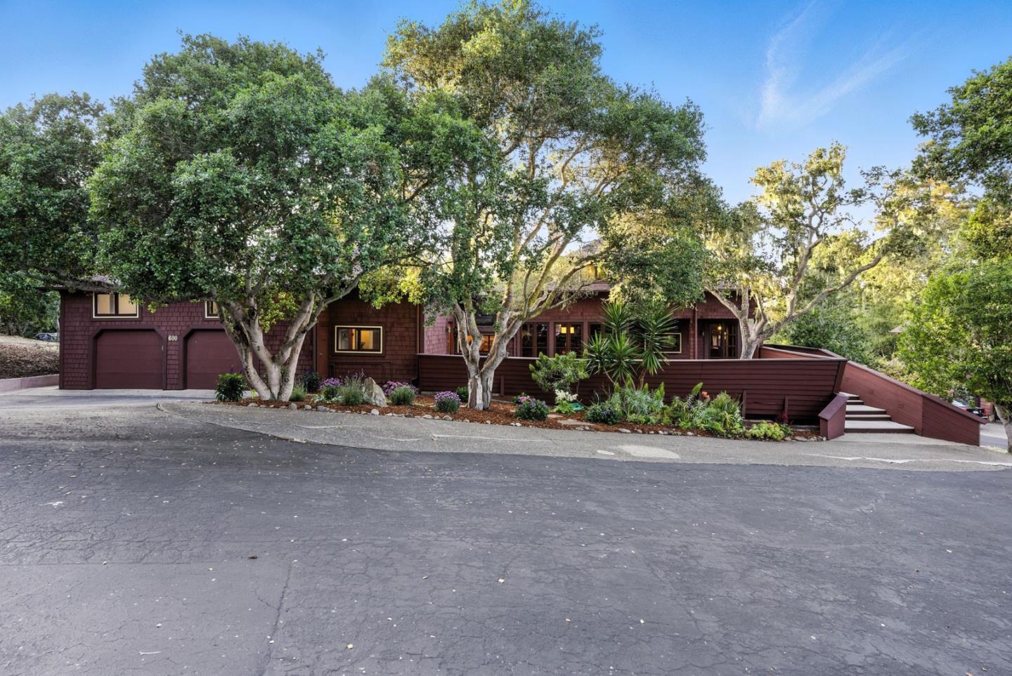 Detail Gallery Image 2 of 46 For 600 Martin St, Monterey,  CA 93940 - 6 Beds | 4/1 Baths