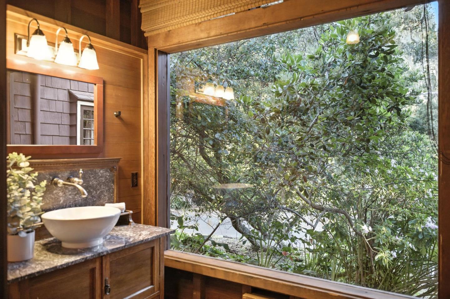 Detail Gallery Image 21 of 46 For 600 Martin St, Monterey,  CA 93940 - 6 Beds | 4/1 Baths