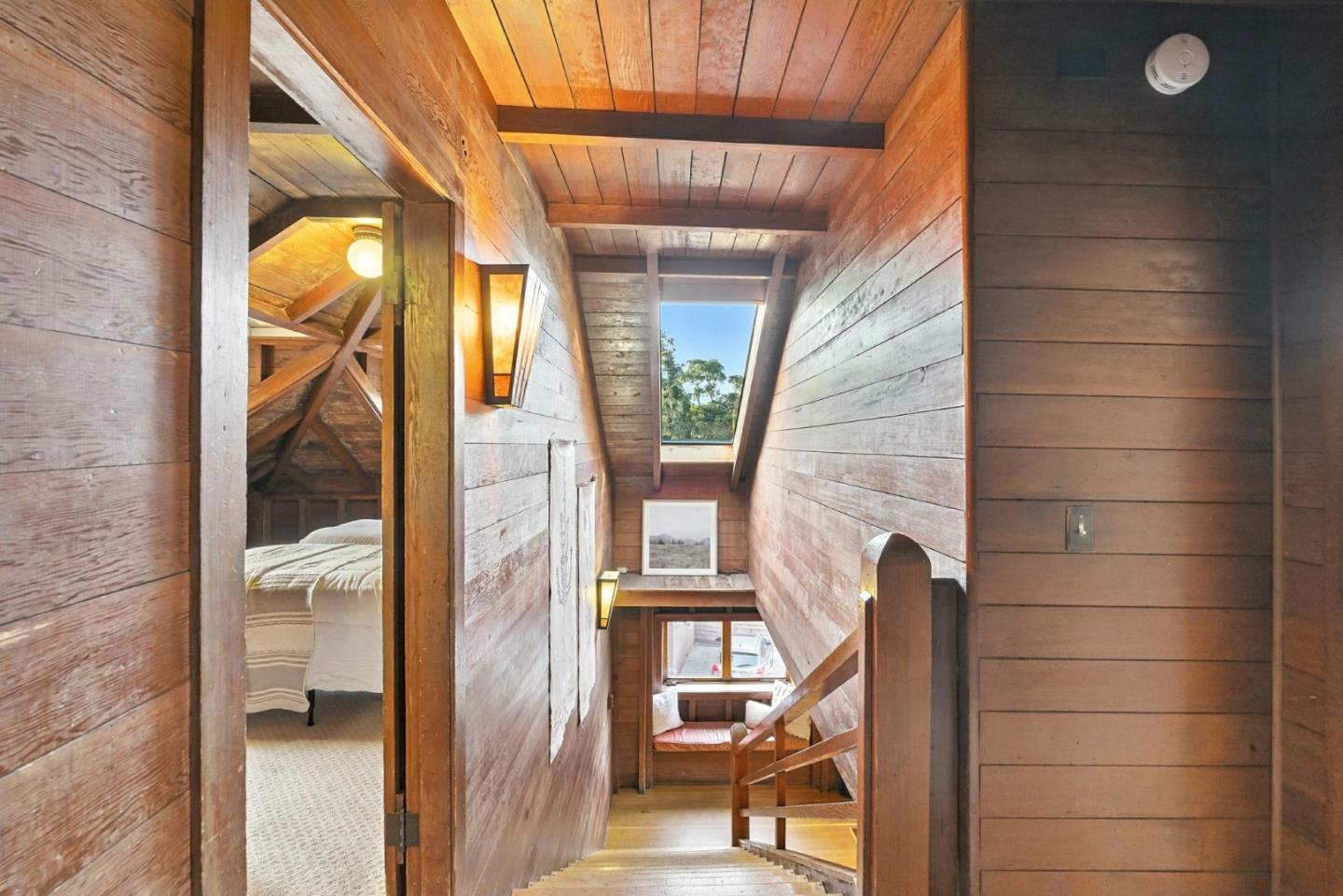 Detail Gallery Image 25 of 46 For 600 Martin St, Monterey,  CA 93940 - 6 Beds | 4/1 Baths