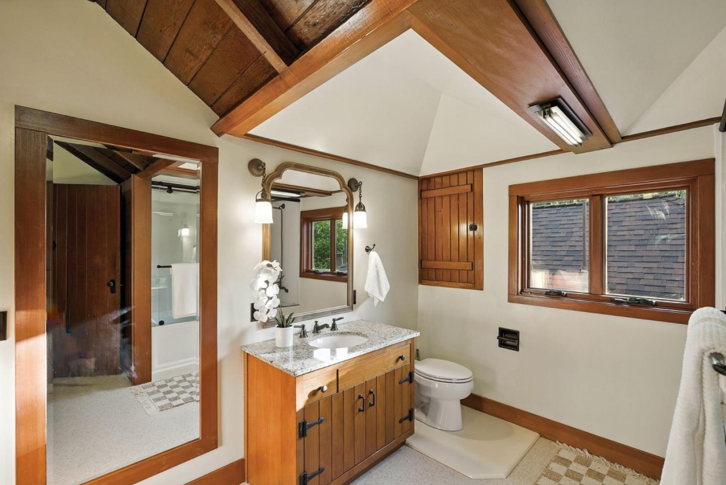 Detail Gallery Image 27 of 46 For 600 Martin St, Monterey,  CA 93940 - 6 Beds | 4/1 Baths