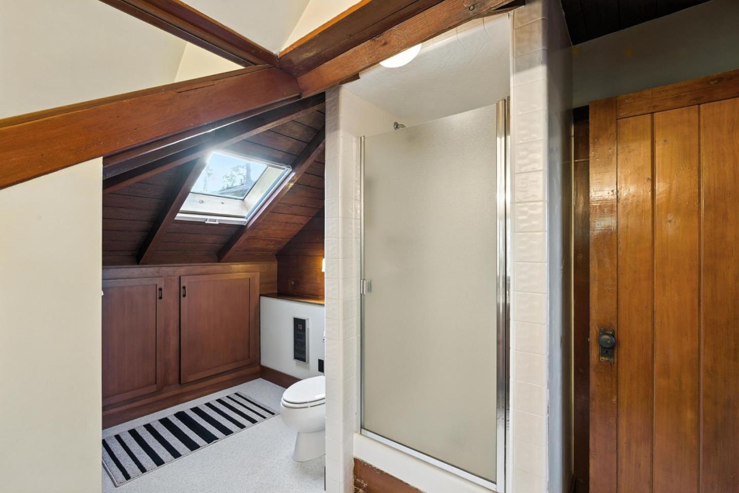 Detail Gallery Image 32 of 46 For 600 Martin St, Monterey,  CA 93940 - 6 Beds | 4/1 Baths