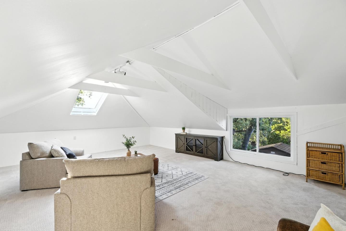 Detail Gallery Image 34 of 46 For 600 Martin St, Monterey,  CA 93940 - 6 Beds | 4/1 Baths