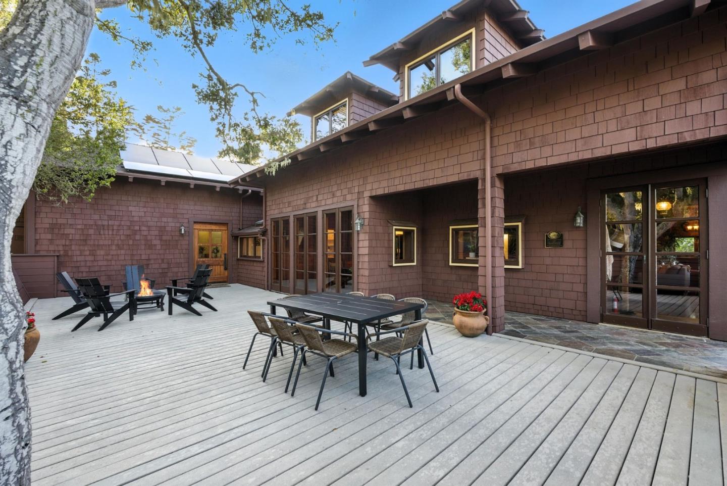 Detail Gallery Image 4 of 46 For 600 Martin St, Monterey,  CA 93940 - 6 Beds | 4/1 Baths