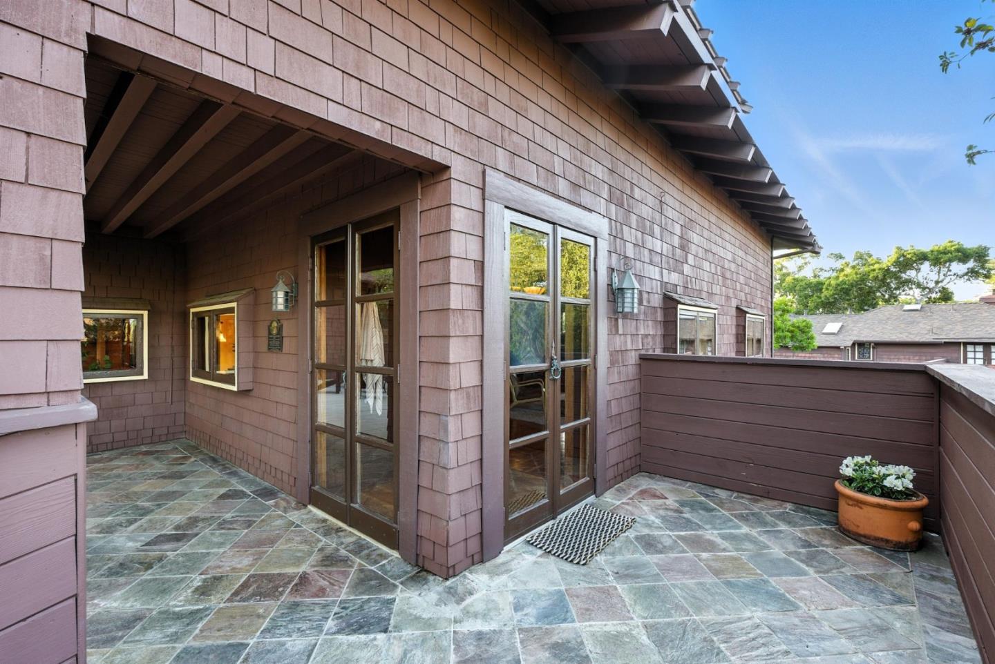 Detail Gallery Image 5 of 46 For 600 Martin St, Monterey,  CA 93940 - 6 Beds | 4/1 Baths