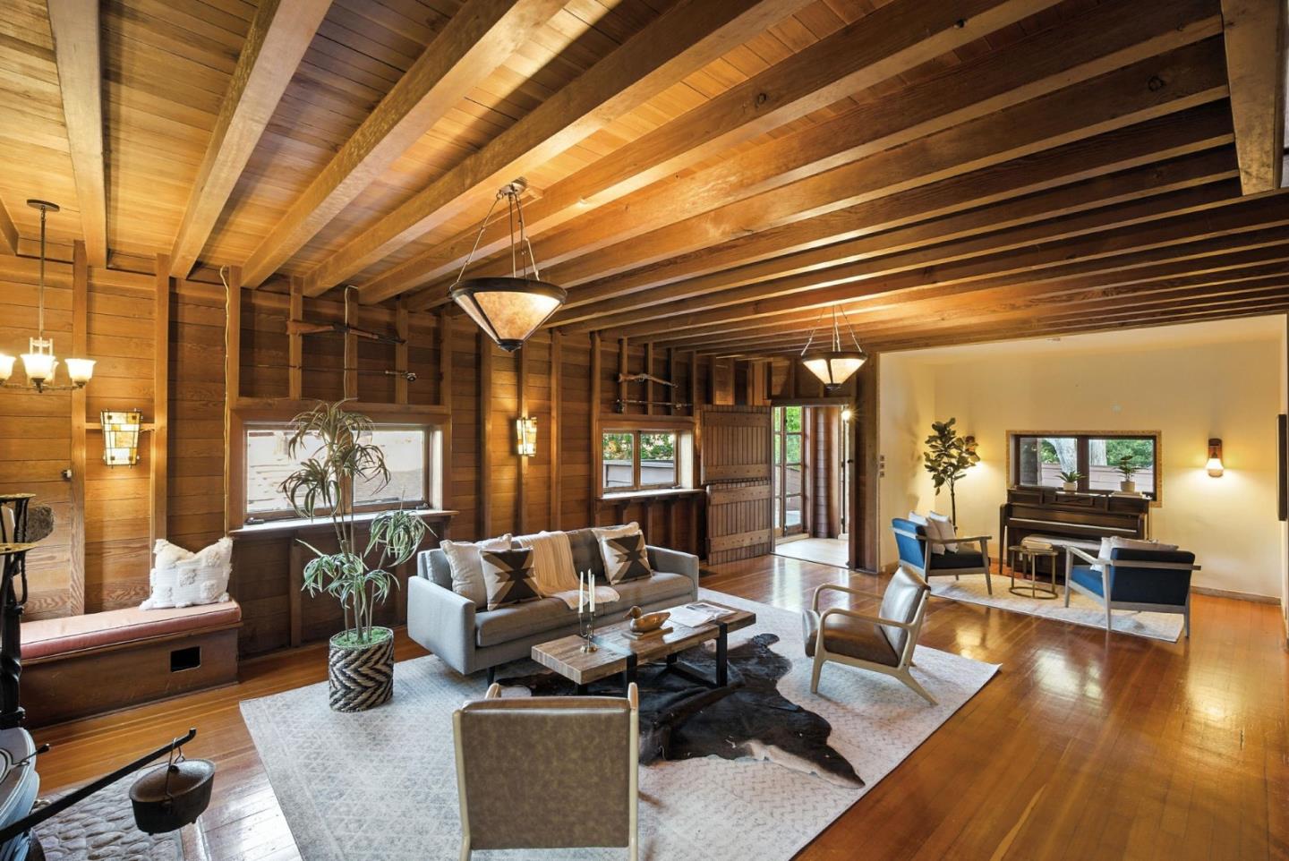 Detail Gallery Image 7 of 46 For 600 Martin St, Monterey,  CA 93940 - 6 Beds | 4/1 Baths