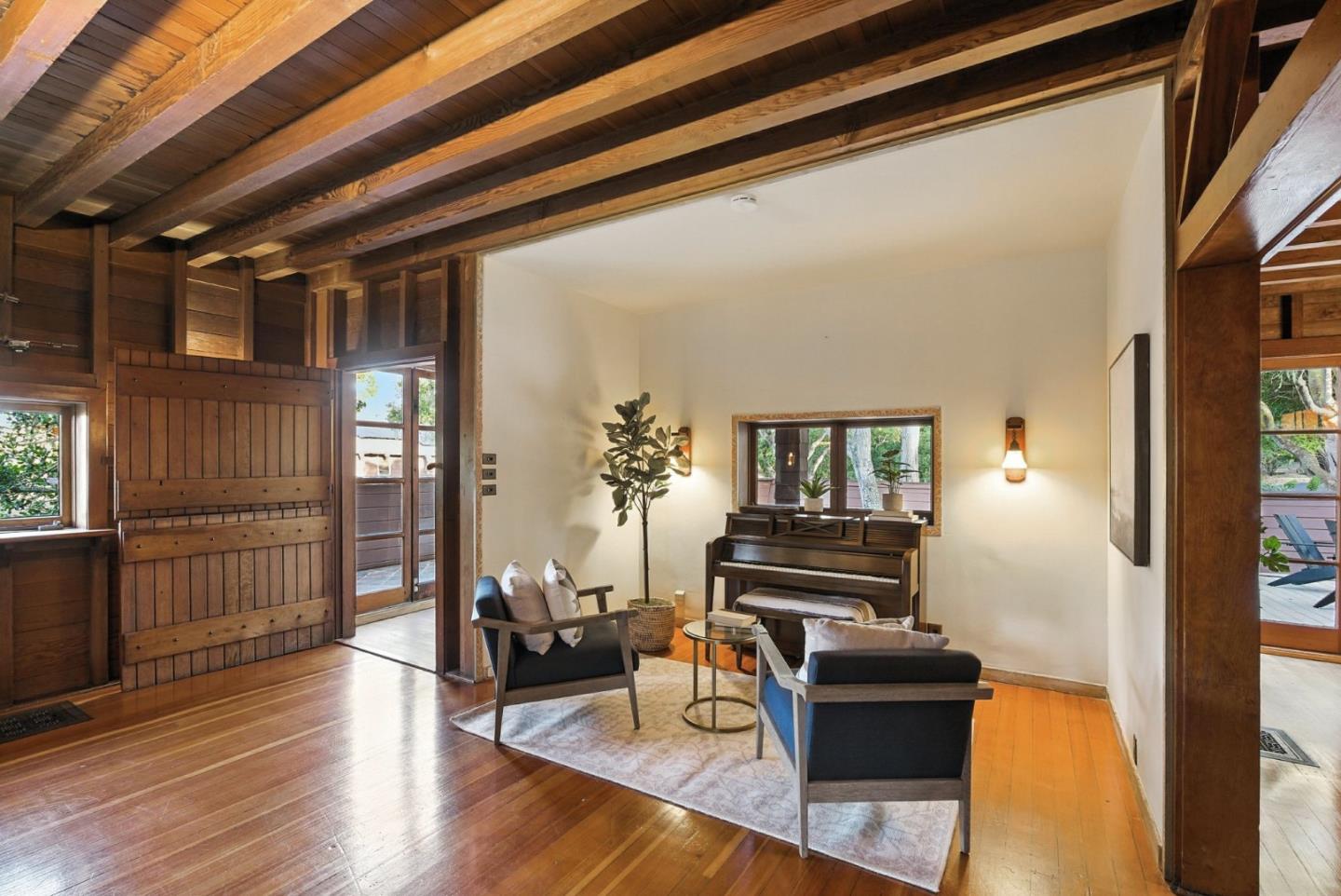 Detail Gallery Image 8 of 46 For 600 Martin St, Monterey,  CA 93940 - 6 Beds | 4/1 Baths
