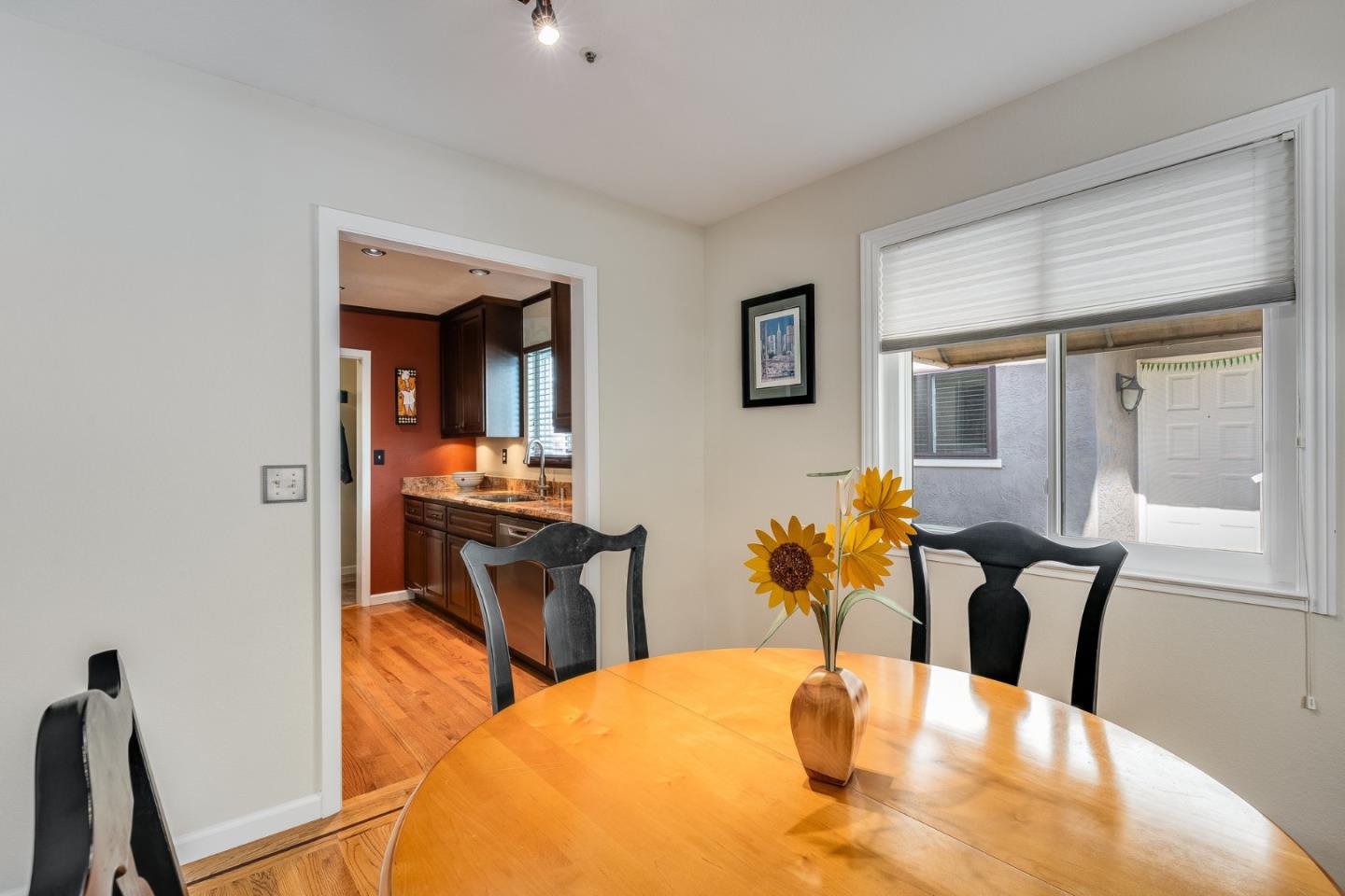 Detail Gallery Image 10 of 37 For 290 Bonita Ln, Foster City,  CA 94404 - 3 Beds | 2/1 Baths