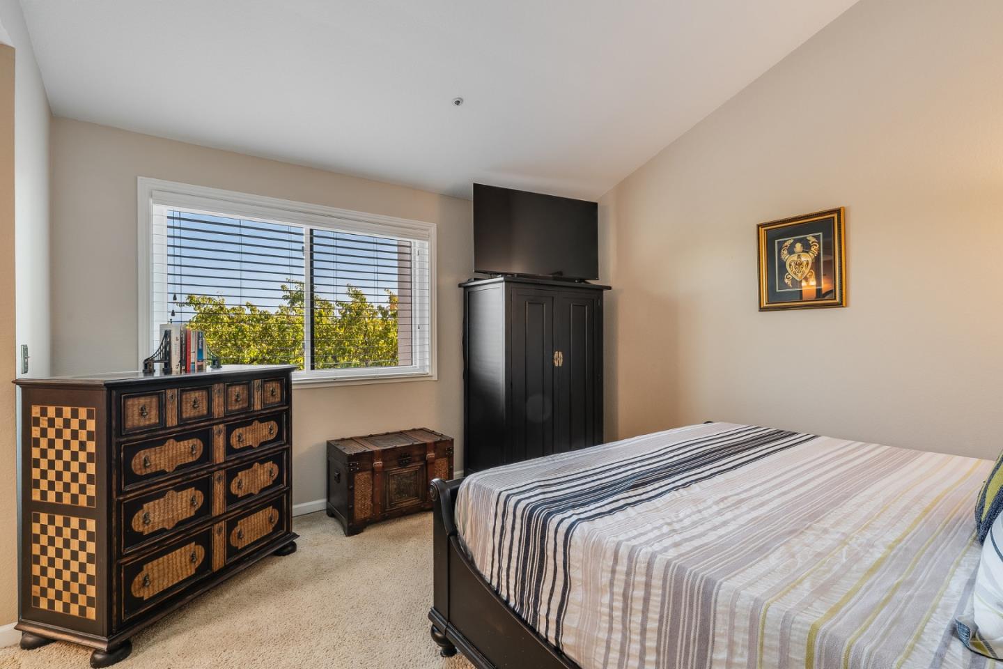 Detail Gallery Image 17 of 37 For 290 Bonita Ln, Foster City,  CA 94404 - 3 Beds | 2/1 Baths
