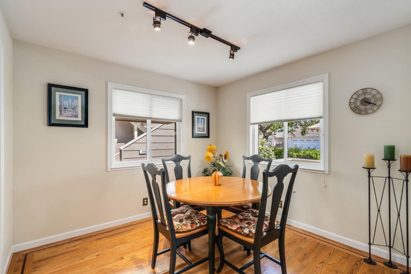 Detail Gallery Image 8 of 37 For 290 Bonita Ln, Foster City,  CA 94404 - 3 Beds | 2/1 Baths