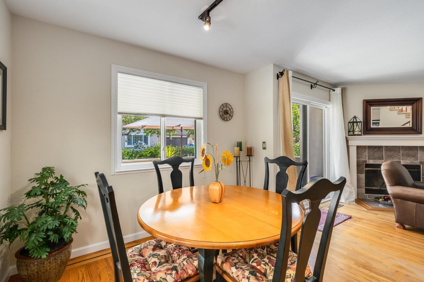 Detail Gallery Image 9 of 37 For 290 Bonita Ln, Foster City,  CA 94404 - 3 Beds | 2/1 Baths